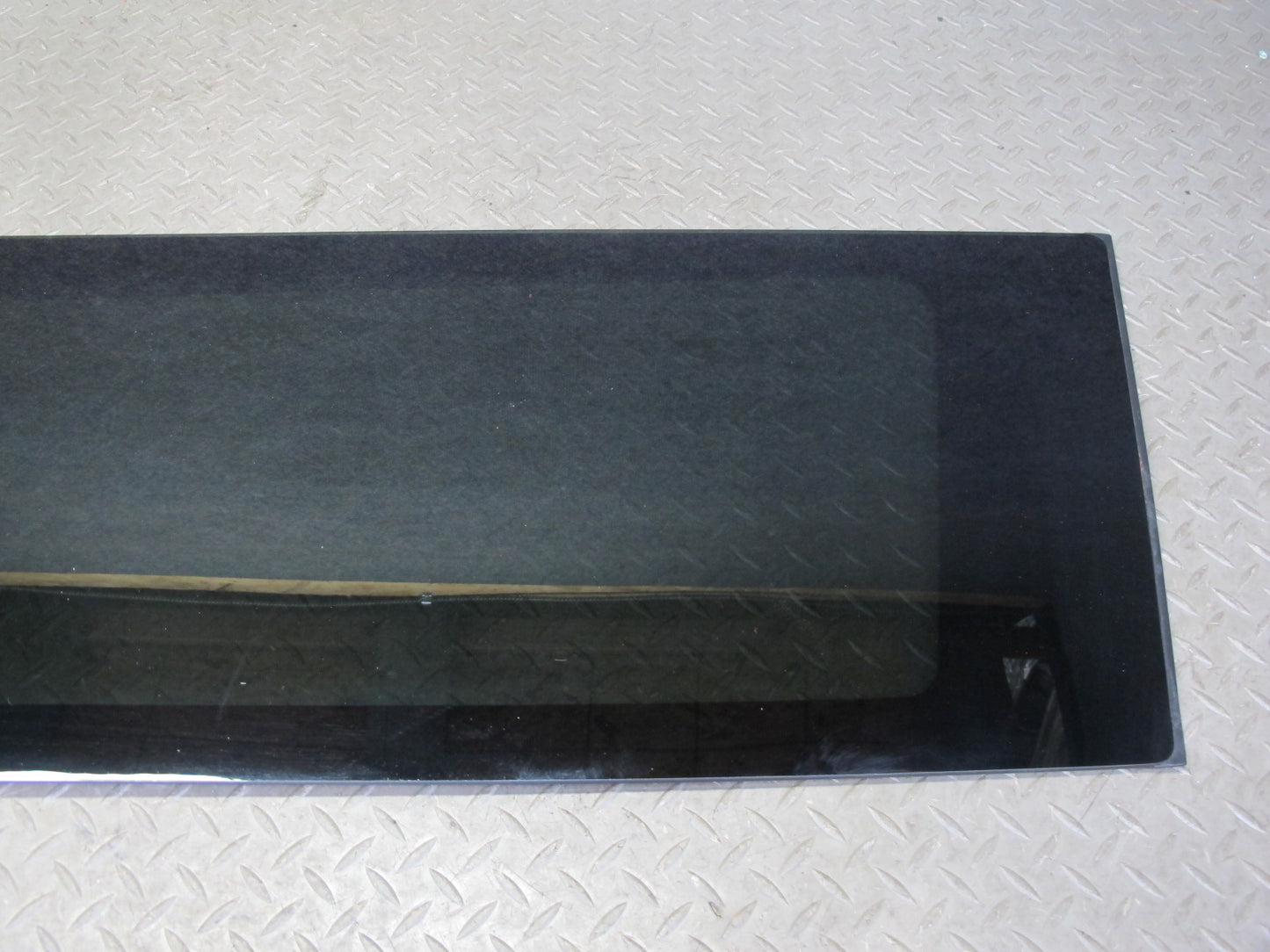 2003-2007 Hummer H2 Rear Right Quarter Glass Window