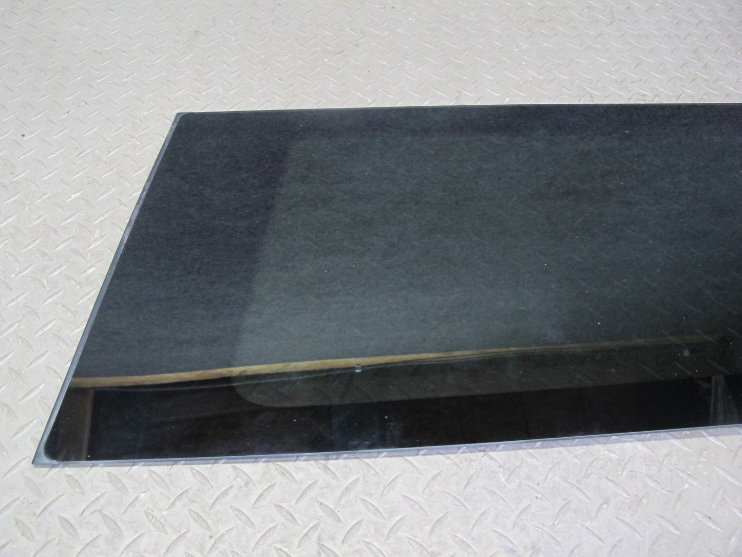 2003-2007 Hummer H2 Rear Right Quarter Glass Window