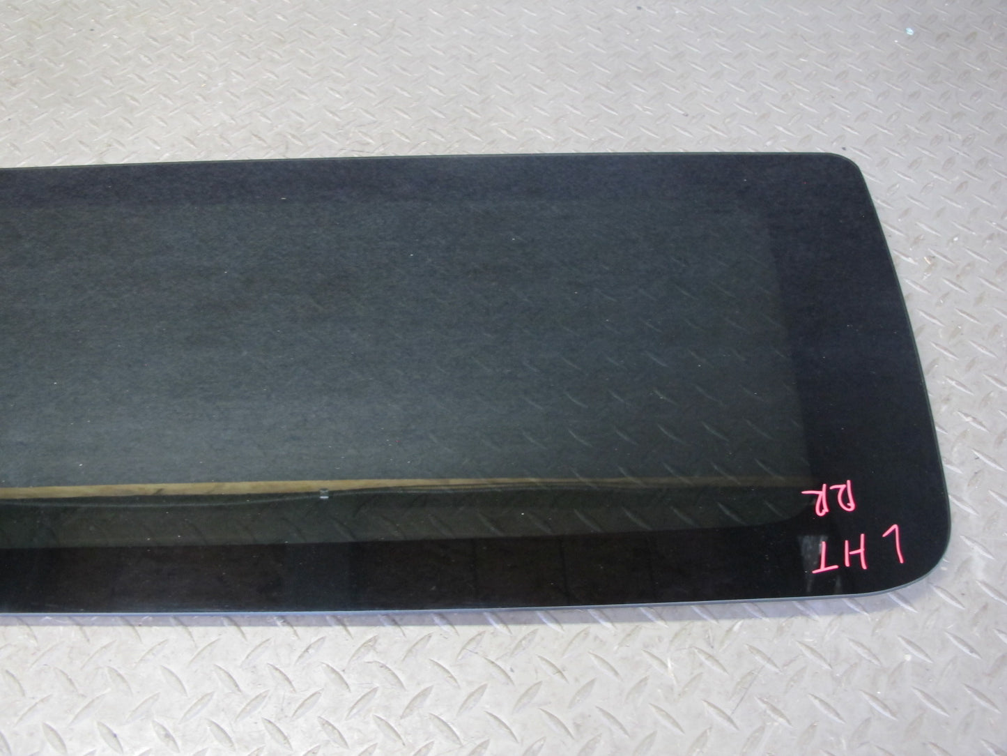 2003-2007 Hummer H2 Rear Right Quarter Glass Window