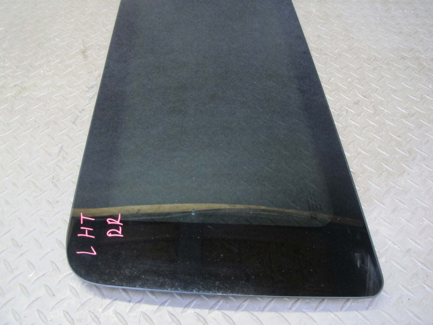 2003-2007 Hummer H2 Rear Right Quarter Glass Window