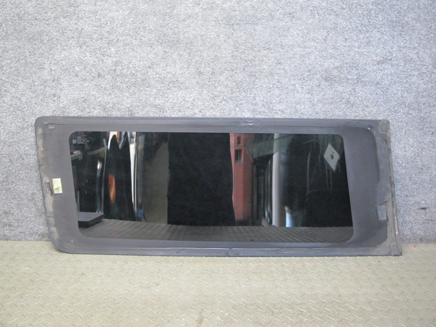 2003-2007 Hummer H2 Rear Right Quarter Glass Window