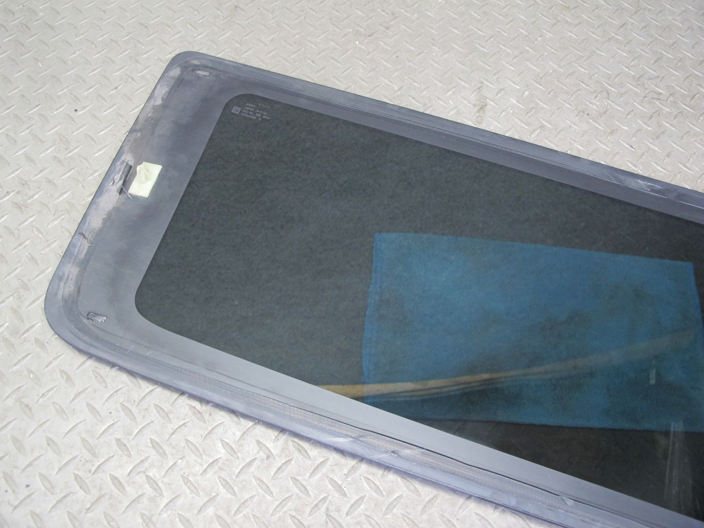 2003-2007 Hummer H2 Rear Right Quarter Glass Window