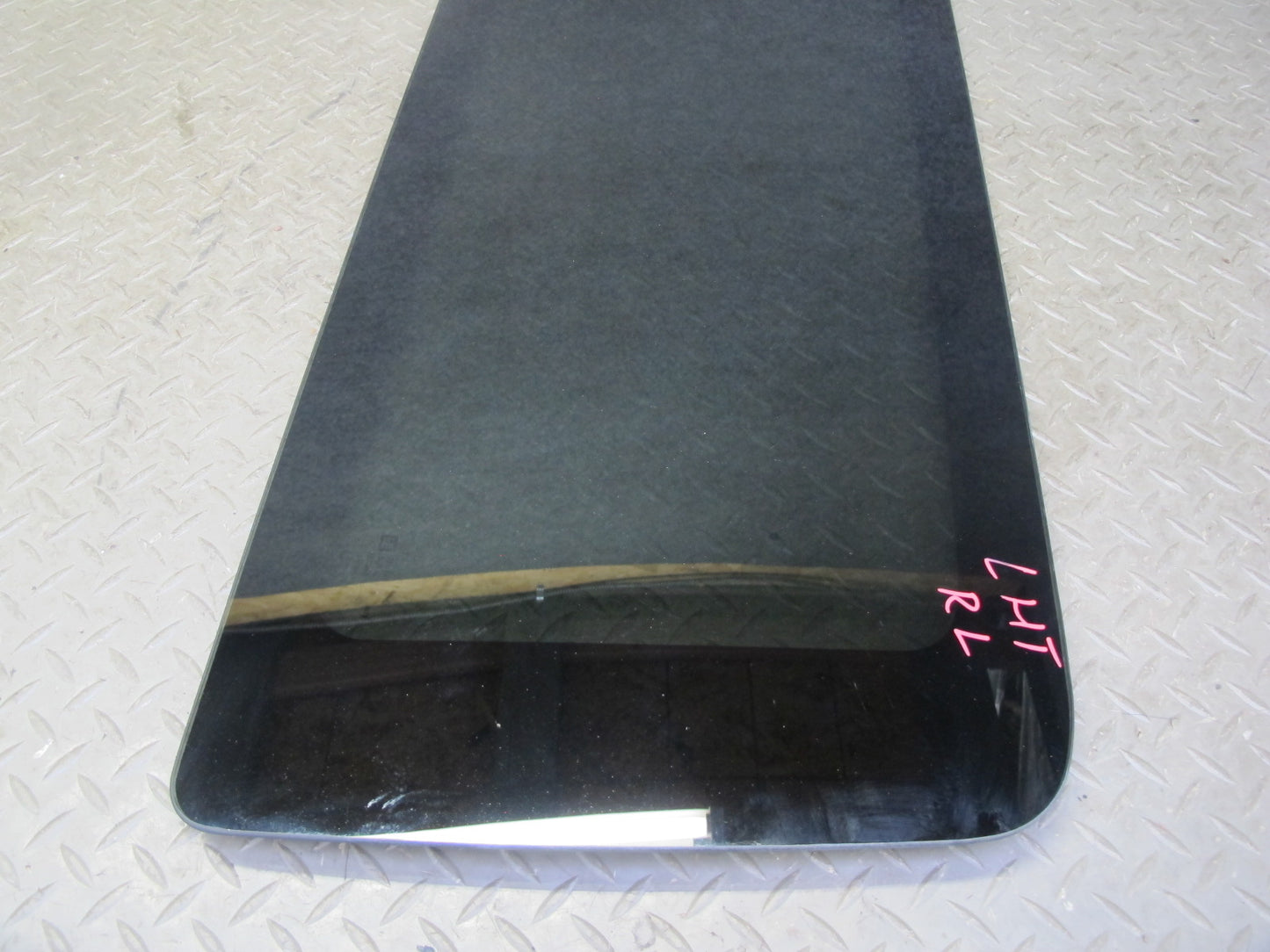 2003-2007 Hummer H2 Rear Left Quarter Glass Window