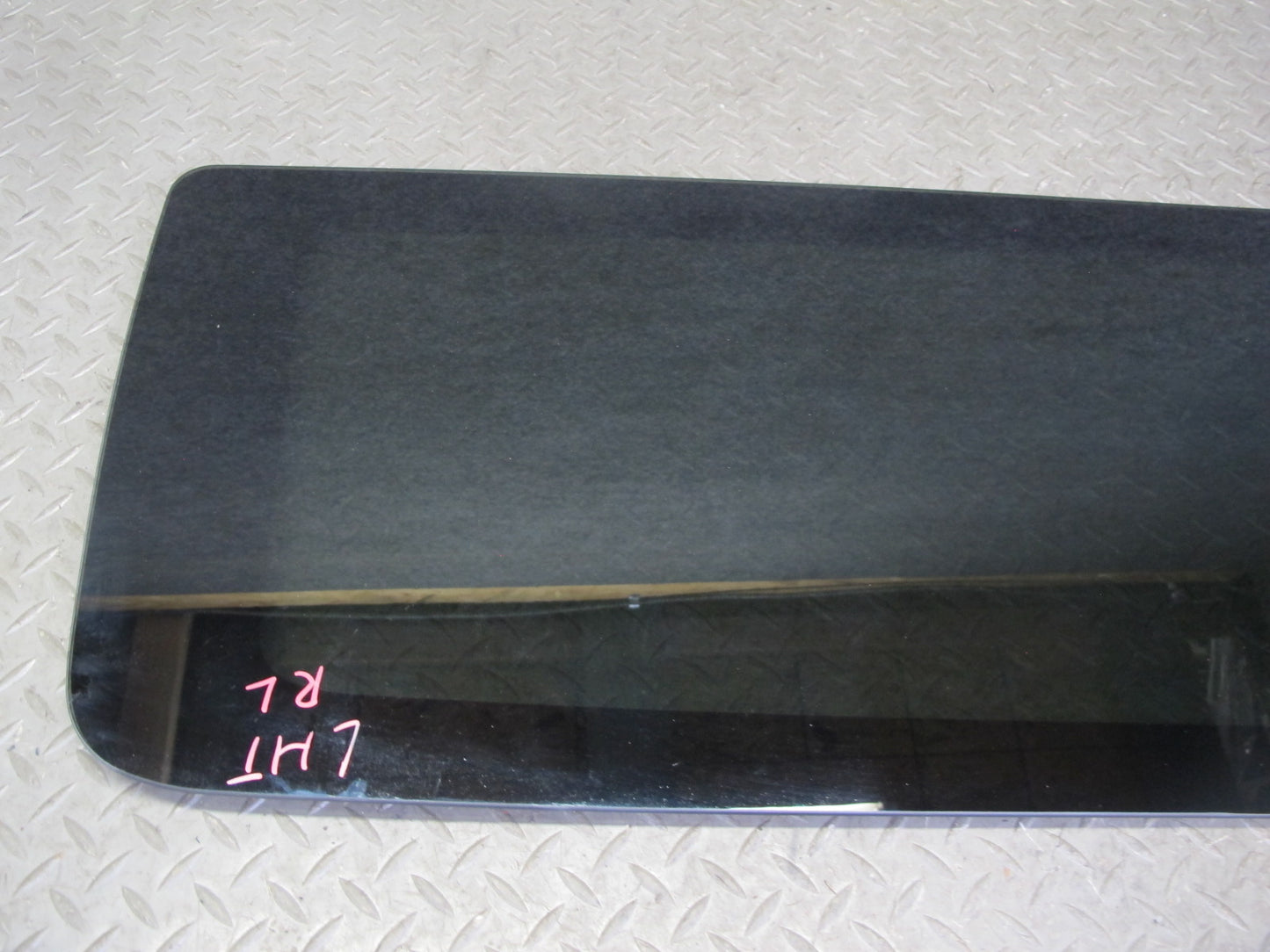 2003-2007 Hummer H2 Rear Left Quarter Glass Window