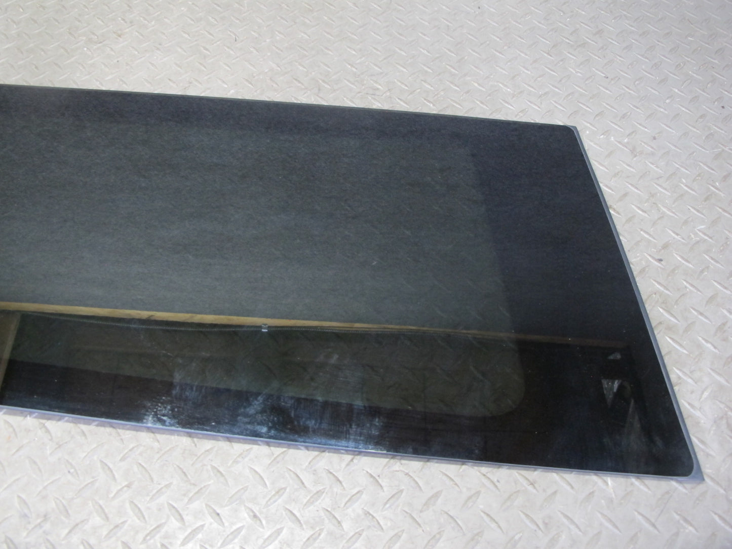 2003-2007 Hummer H2 Rear Left Quarter Glass Window