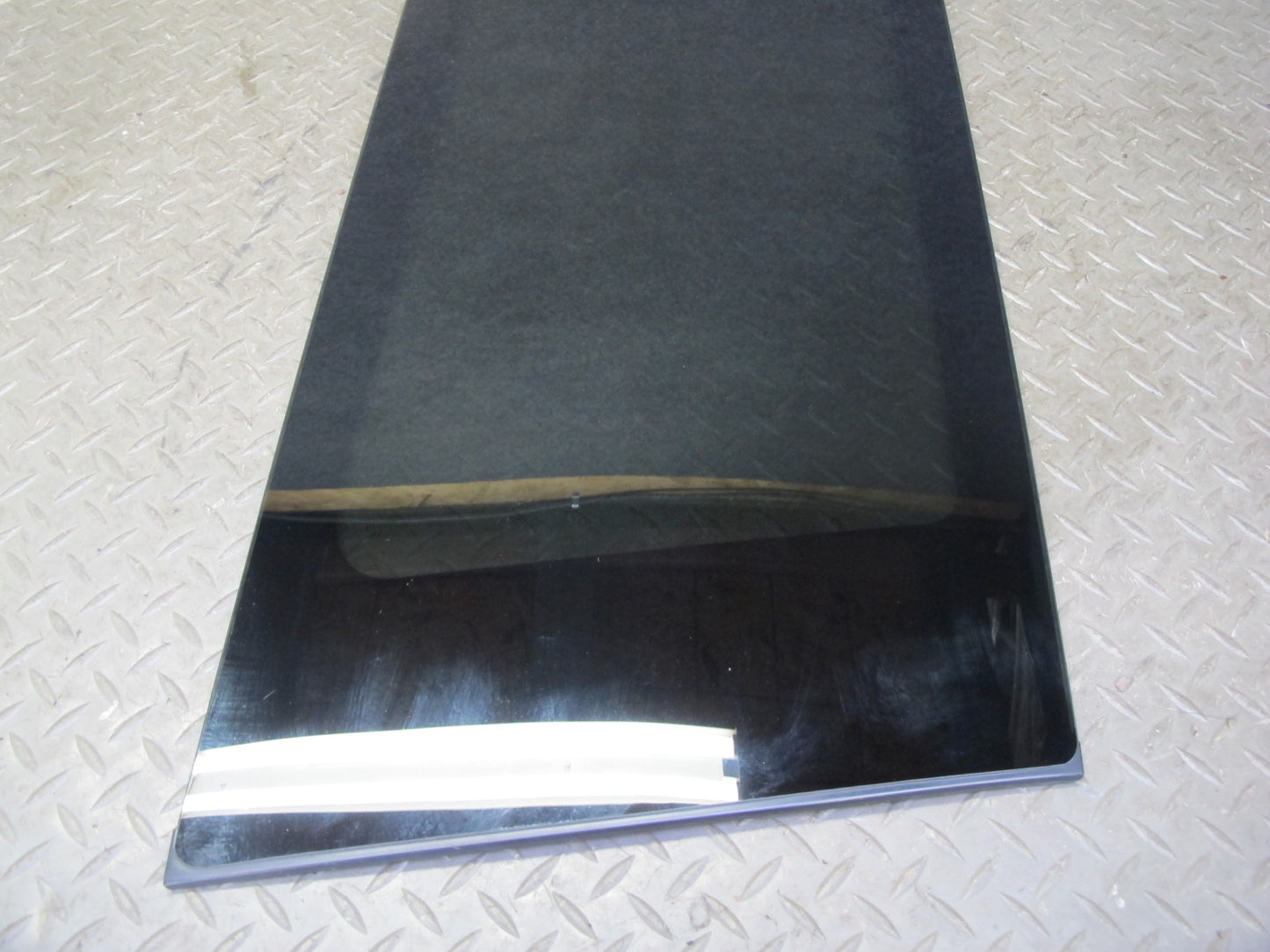 2003-2007 Hummer H2 Rear Left Quarter Glass Window