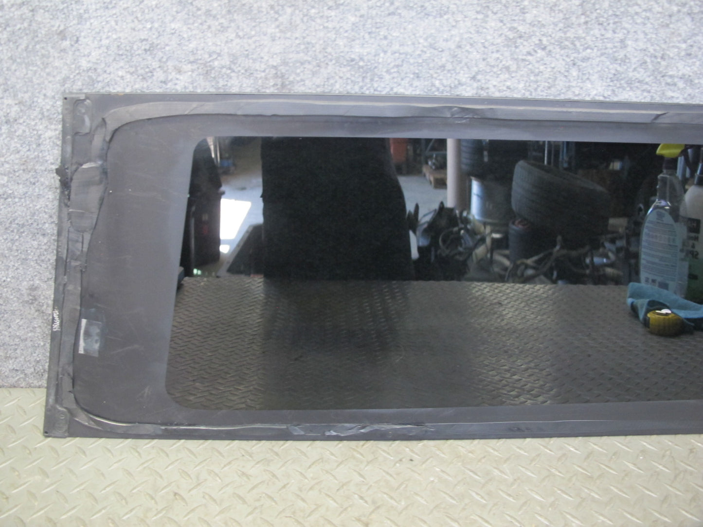 2003-2007 Hummer H2 Rear Left Quarter Glass Window
