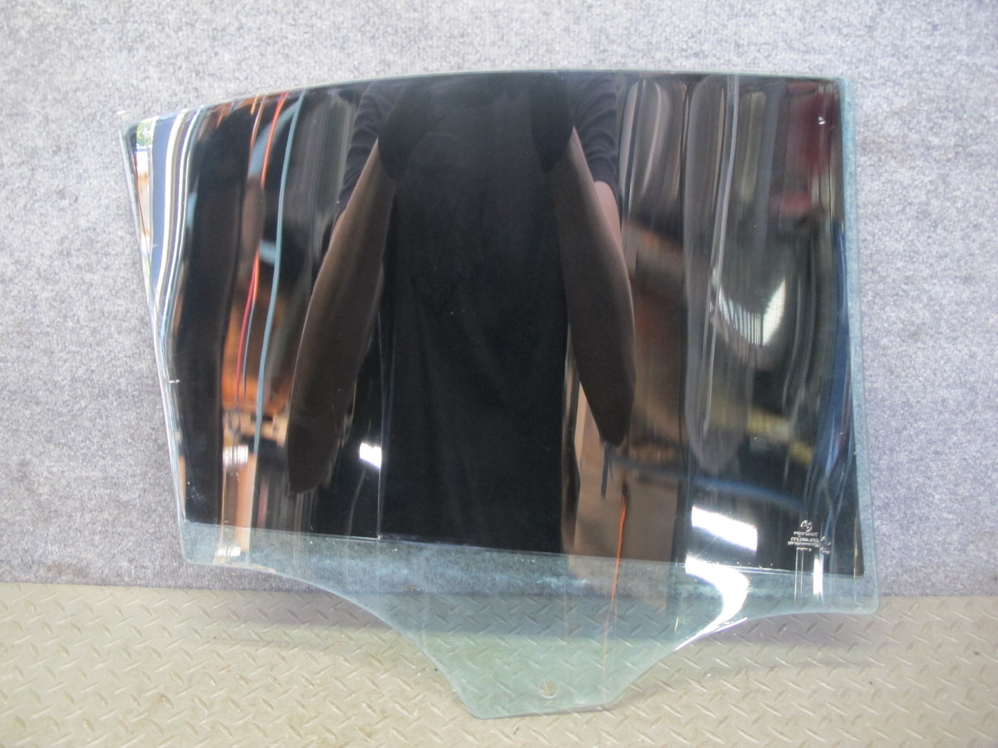 2008-2013 BMW E90 M3 328i 335i Rear Left Door Glass Window