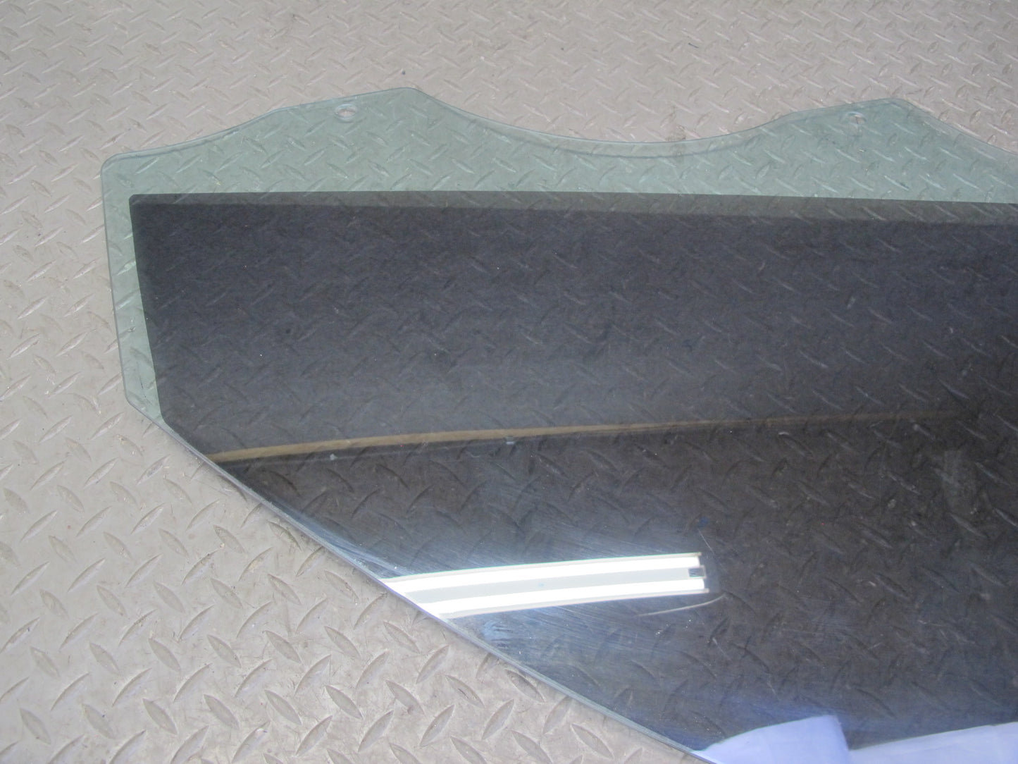 2008-2013 BMW E90 M3 328i 335i Front Right Door Glass Window