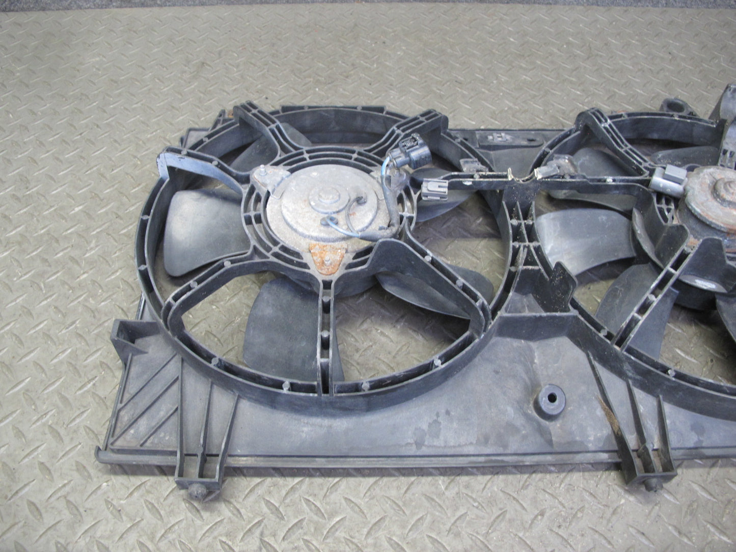 04-08 Mazda RX8 A/T Engine Radiator Cooling Fan Motor w Shroud Assembly OEM