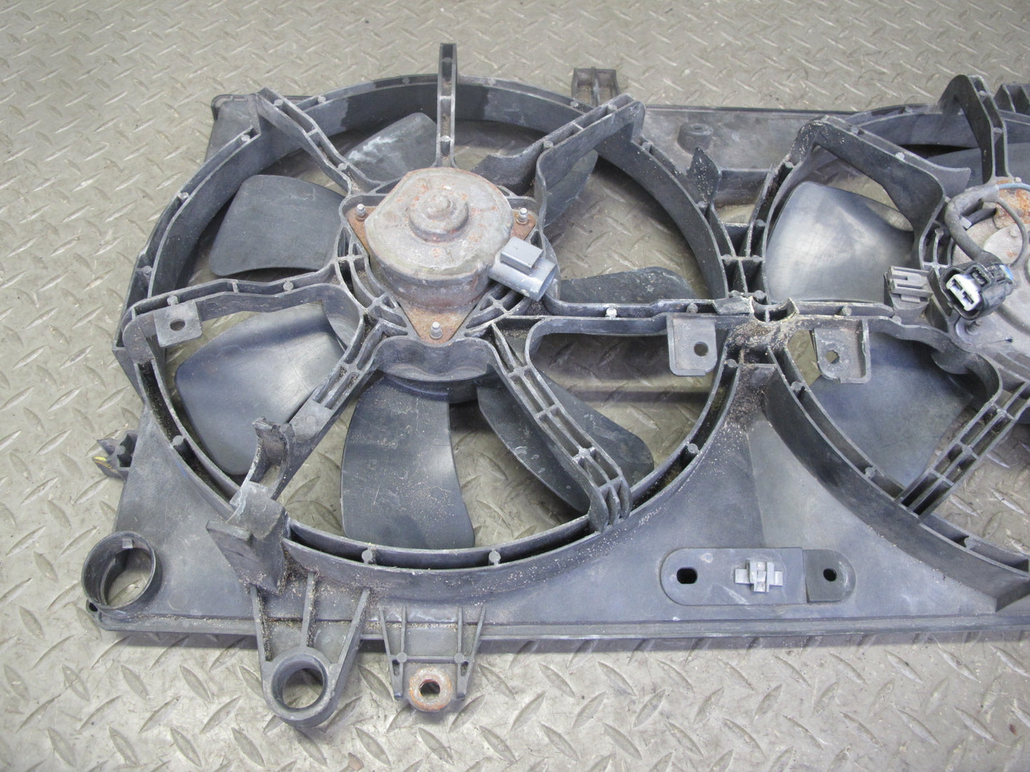 04-08 Mazda RX8 A/T Engine Radiator Cooling Fan Motor w Shroud Assembly OEM