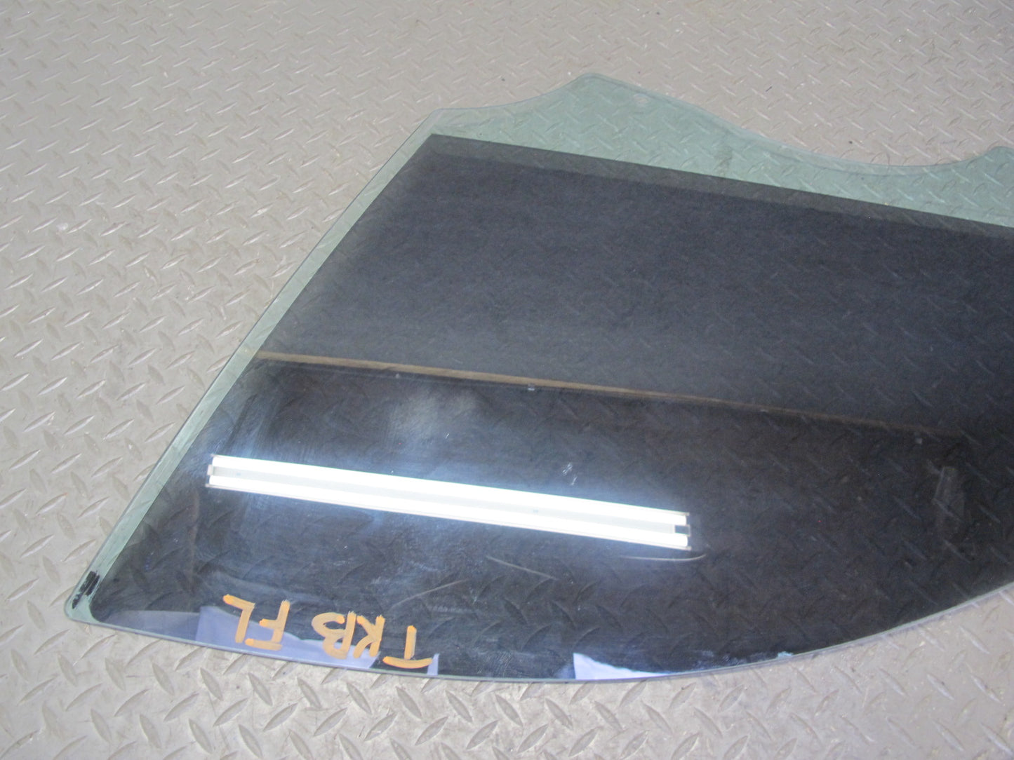 2008-2011 BMW E90 M3 328i 335i Front Left Door Glass Window