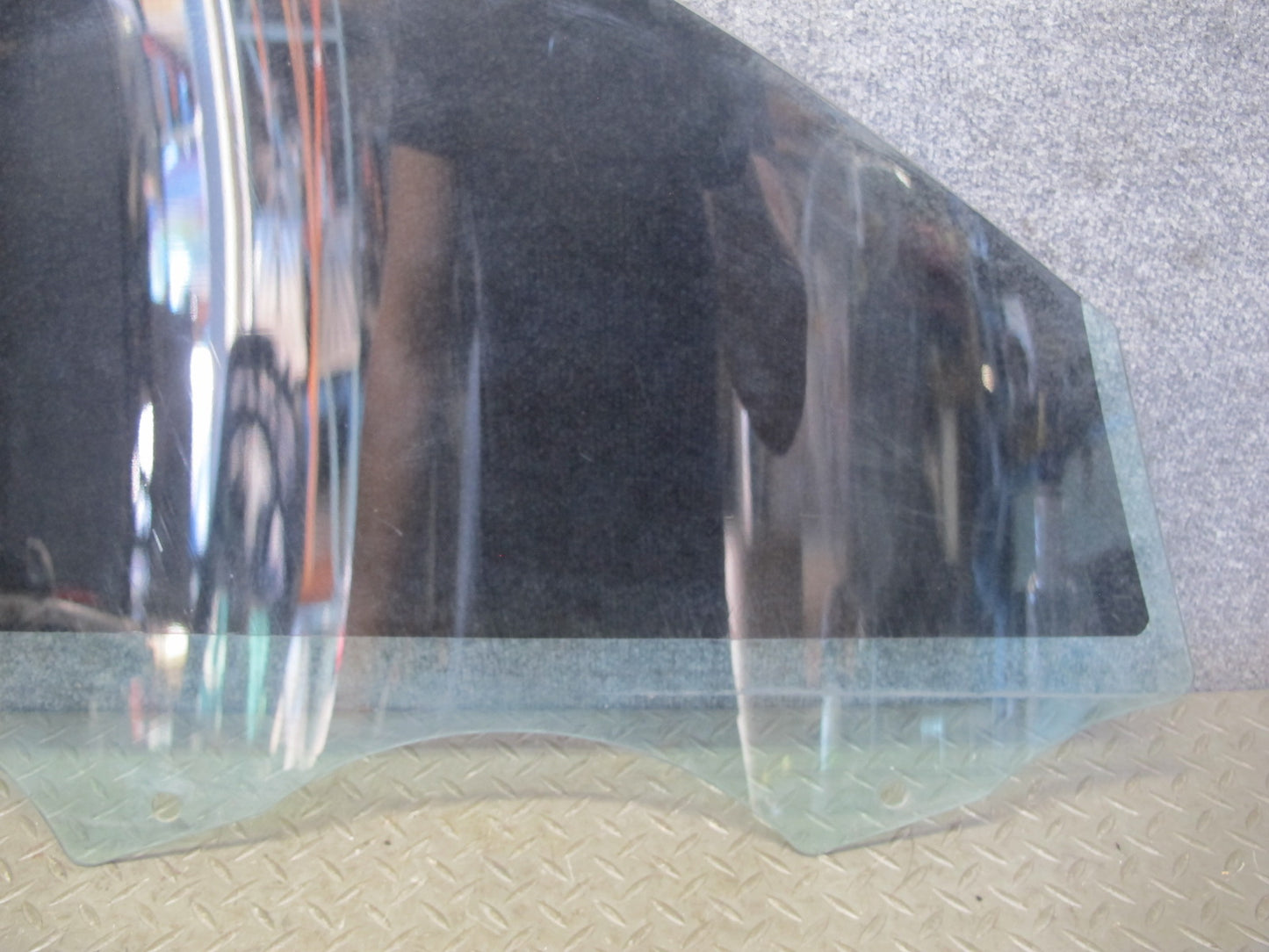 2008-2011 BMW E90 M3 328i 335i Front Left Door Glass Window