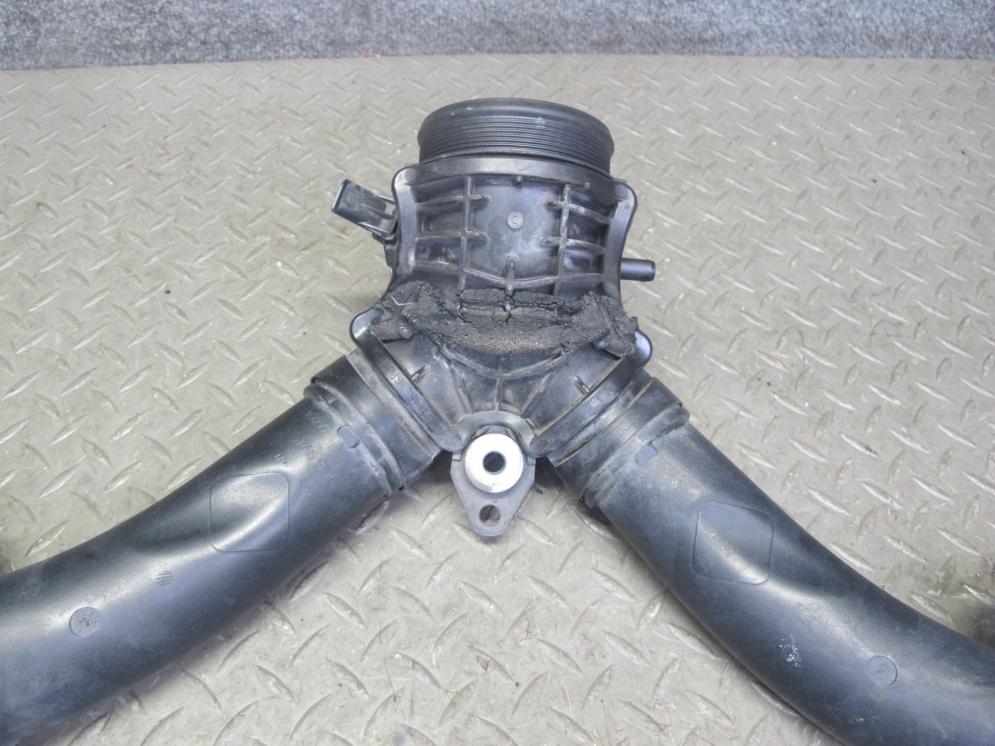 2015-2018 Porsche Macan Air Intake Inlet Hose Pipe Line w Sensor 95B145762A