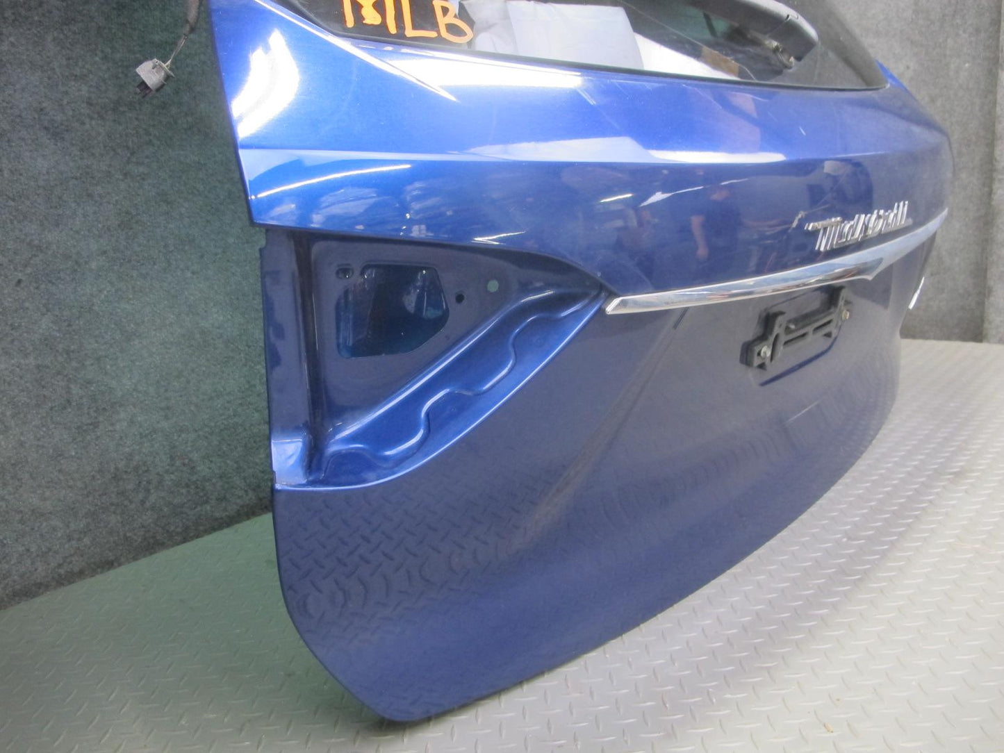 2017-2020 Maserati Levante M161 Rear Trunk Lid Tailgate Liftgate W/ Glass Blue