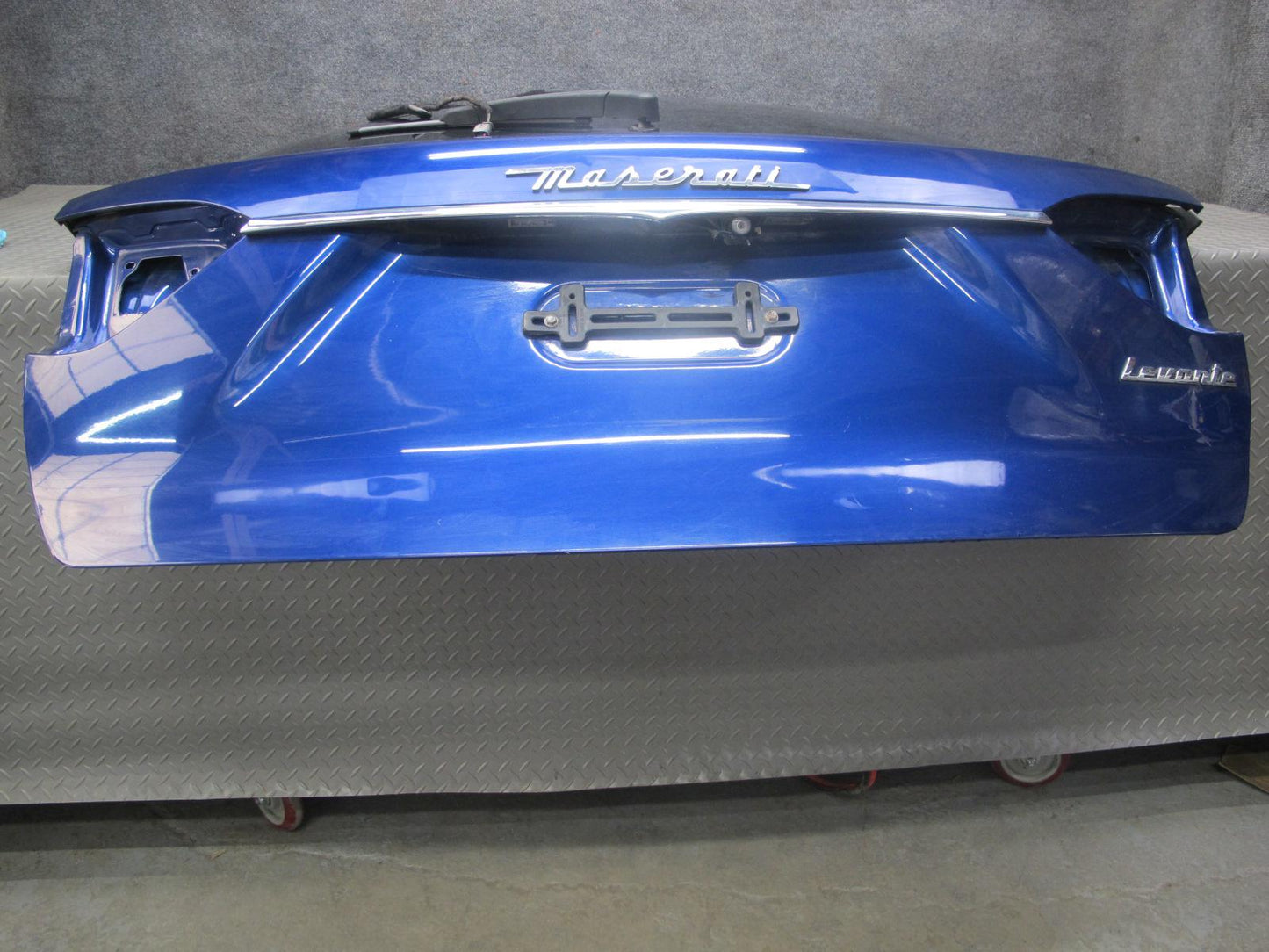 2017-2020 Maserati Levante M161 Rear Trunk Lid Tailgate Liftgate W/ Glass Blue