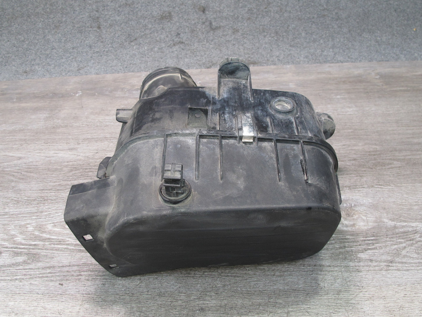 2017-2020 Maserati Levante M161 Left Side Intake Air Cleaner Filter Box Housing