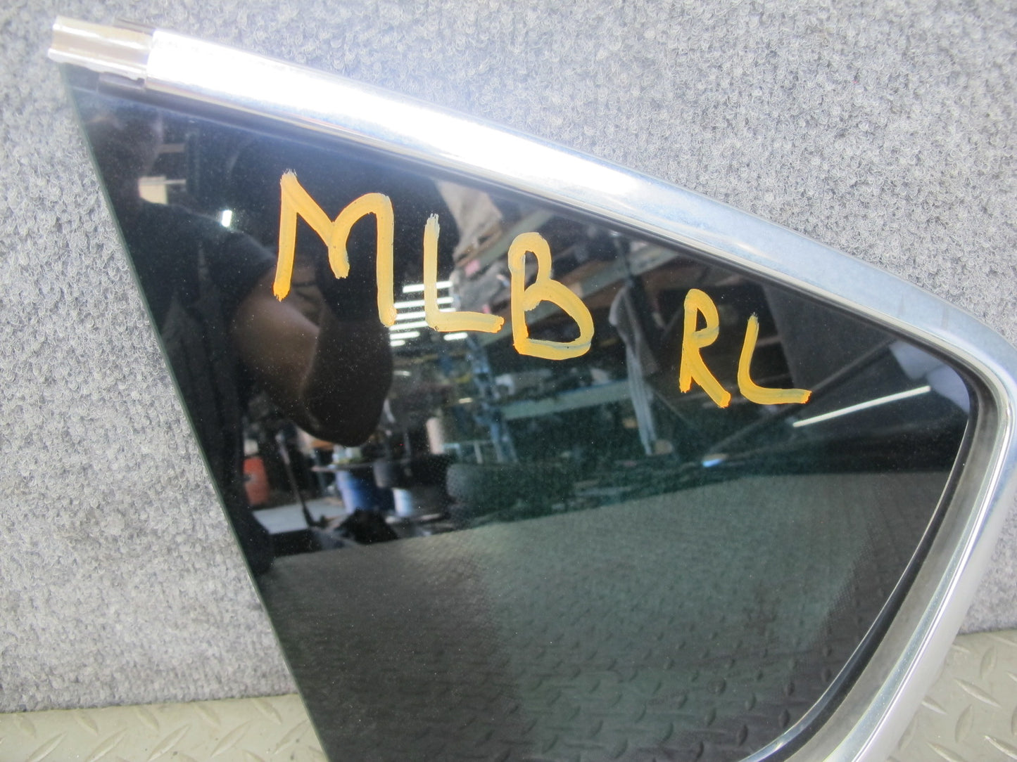 2017-2020 Maserati Levante M161 Rear Left Side Quarter Corner Glass Window