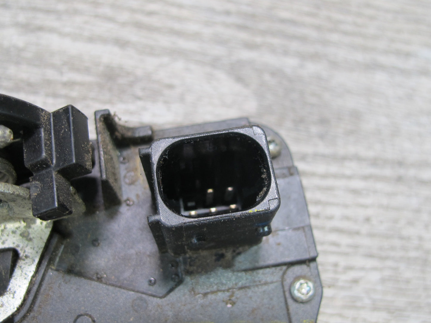 07-10 Saturn SKY Pontiac Solstice Left Driver Door Lock Latch Actuator OEM