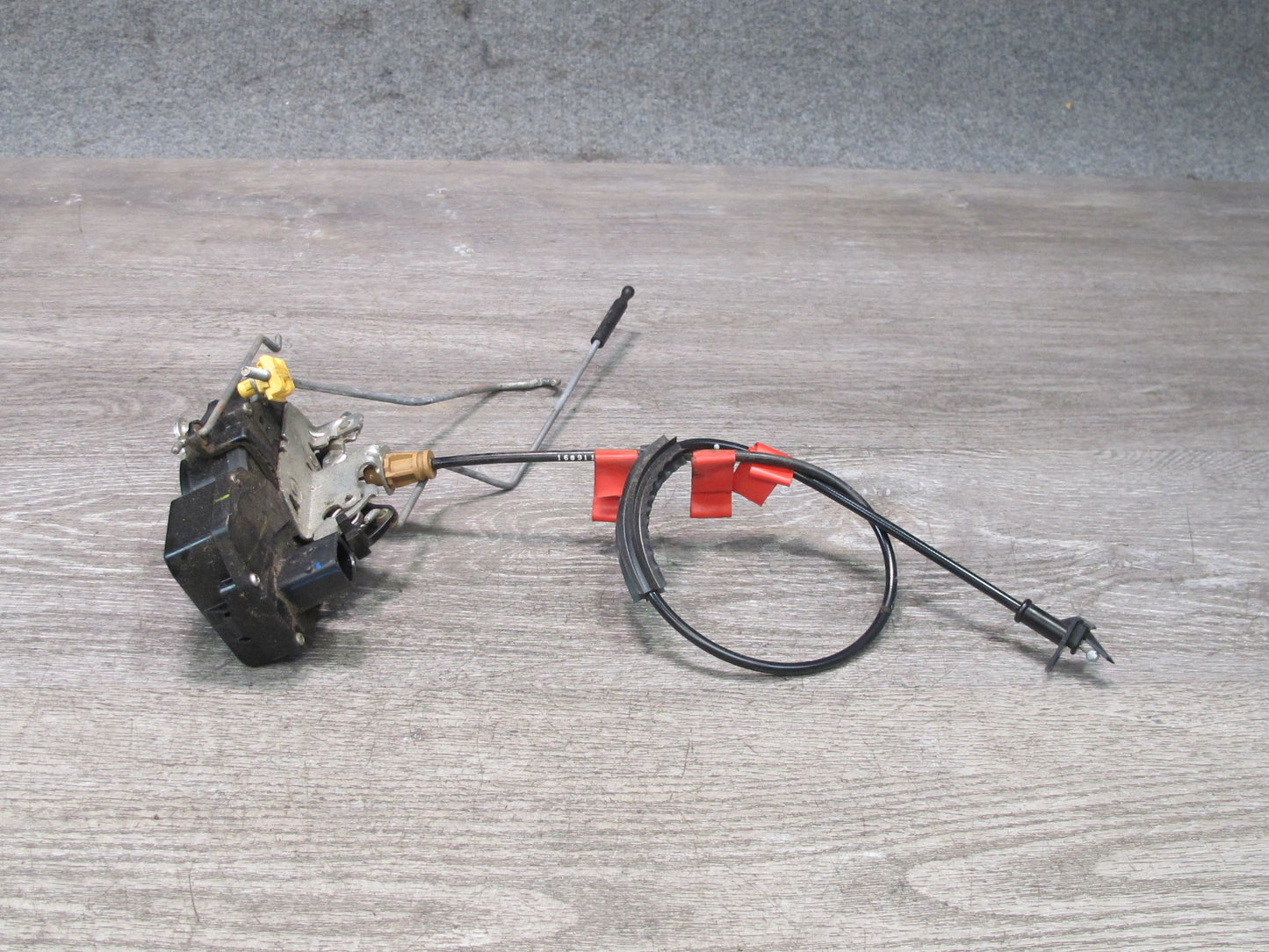 07-10 Saturn SKY Pontiac Solstice Left Driver Door Lock Latch Actuator OEM