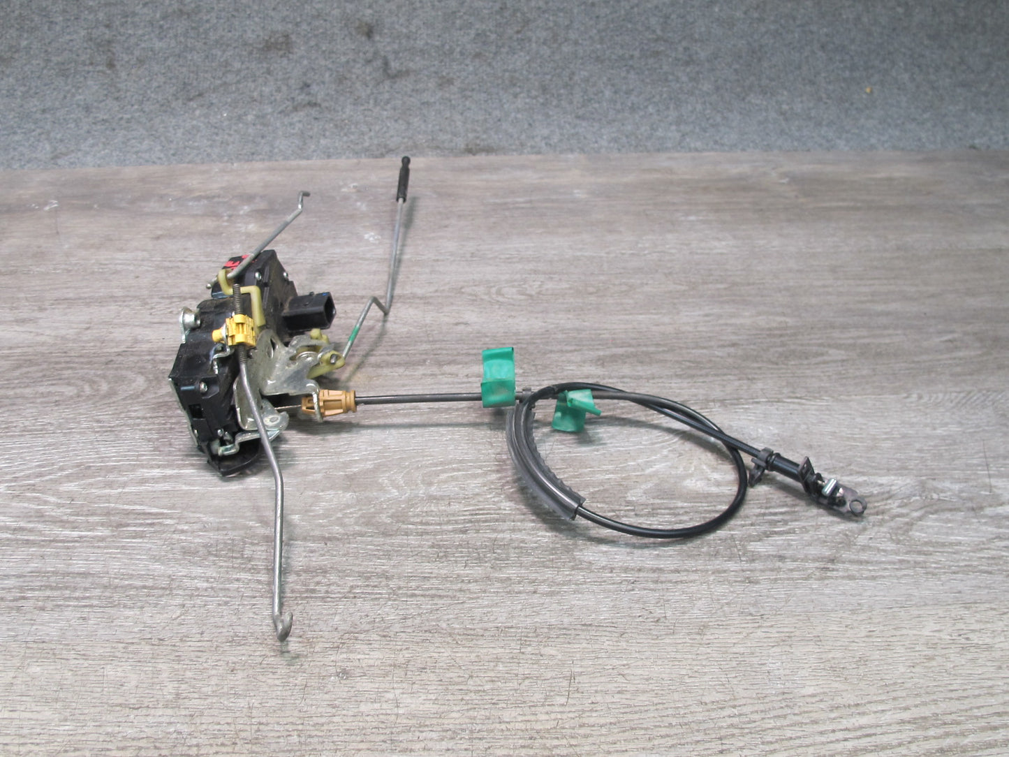 07-10 Saturn SKY Pontiac Solstice Right Passenger Door Lock Latch Actuator OEM