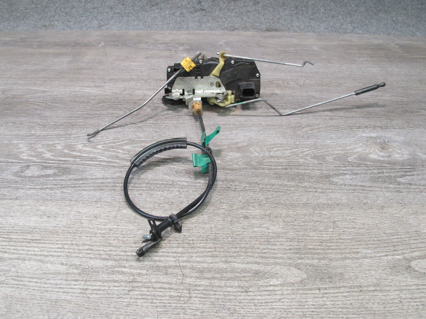 07-10 Saturn SKY Pontiac Solstice Right Passenger Door Lock Latch Actuator OEM