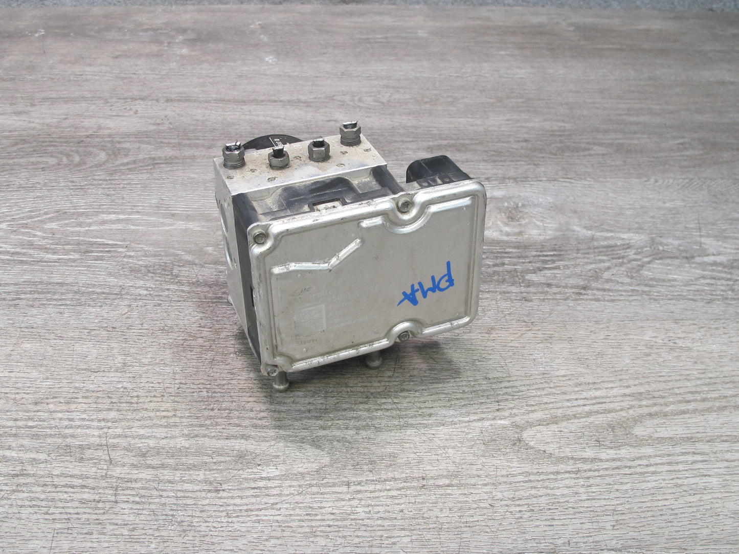 2015-2016 Porsche Macan Anti Lock Brake ABS Pump Module 95B614517D