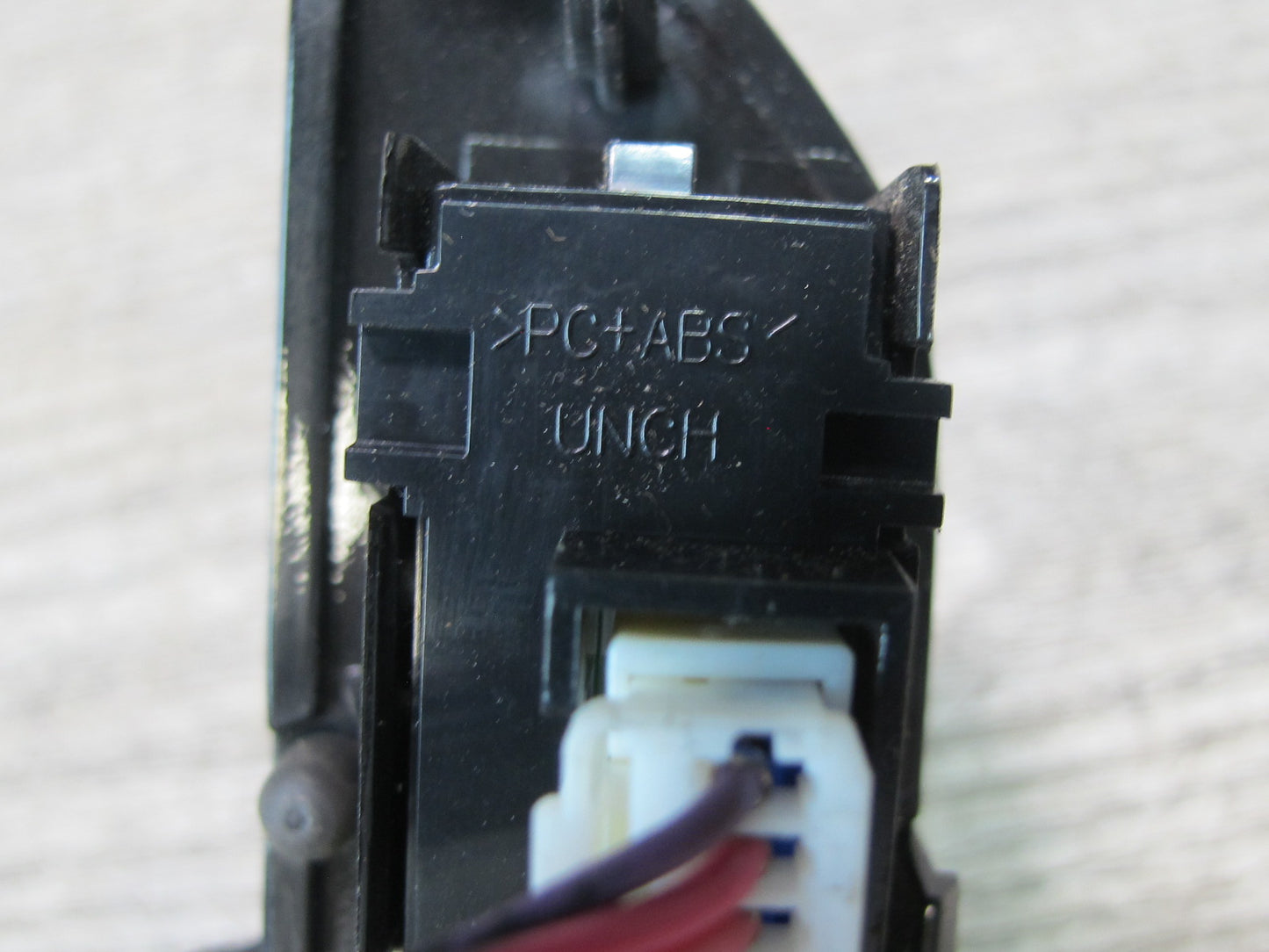 07-10 Saturn SKY Traction Control Button Passenger Indicator Switch Panel OEM