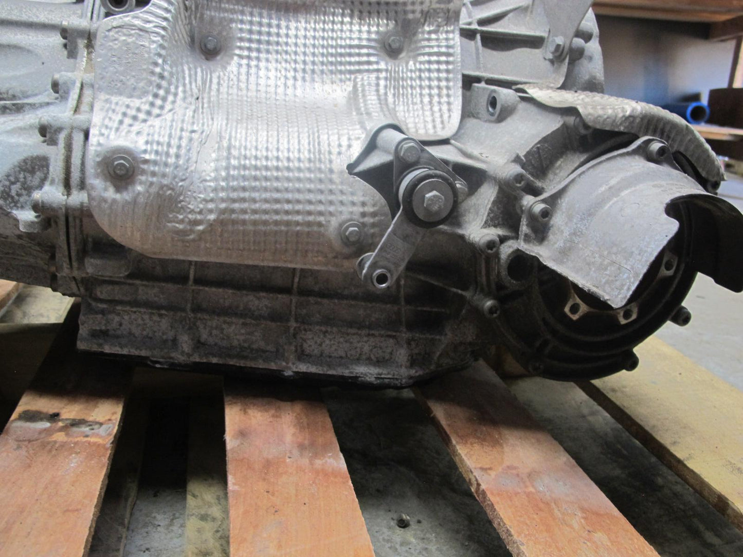 2015-2016 Porsche Macan S A5B02 A/T Automatic Transmission w Transfer Case 126k