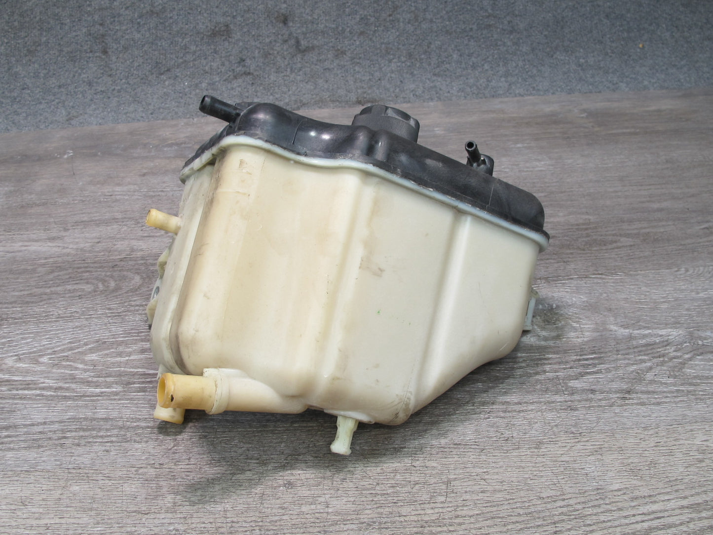 2017-2020 Maserati Levante M161 3.0L Engine Coolant Expansion Overflow Reservoir