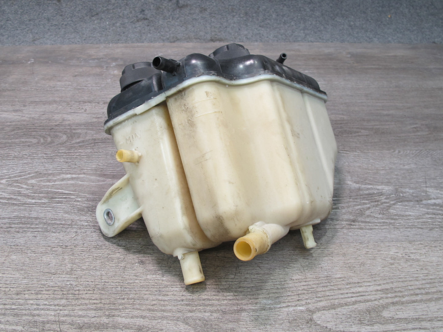 2017-2020 Maserati Levante M161 3.0L Engine Coolant Expansion Overflow Reservoir