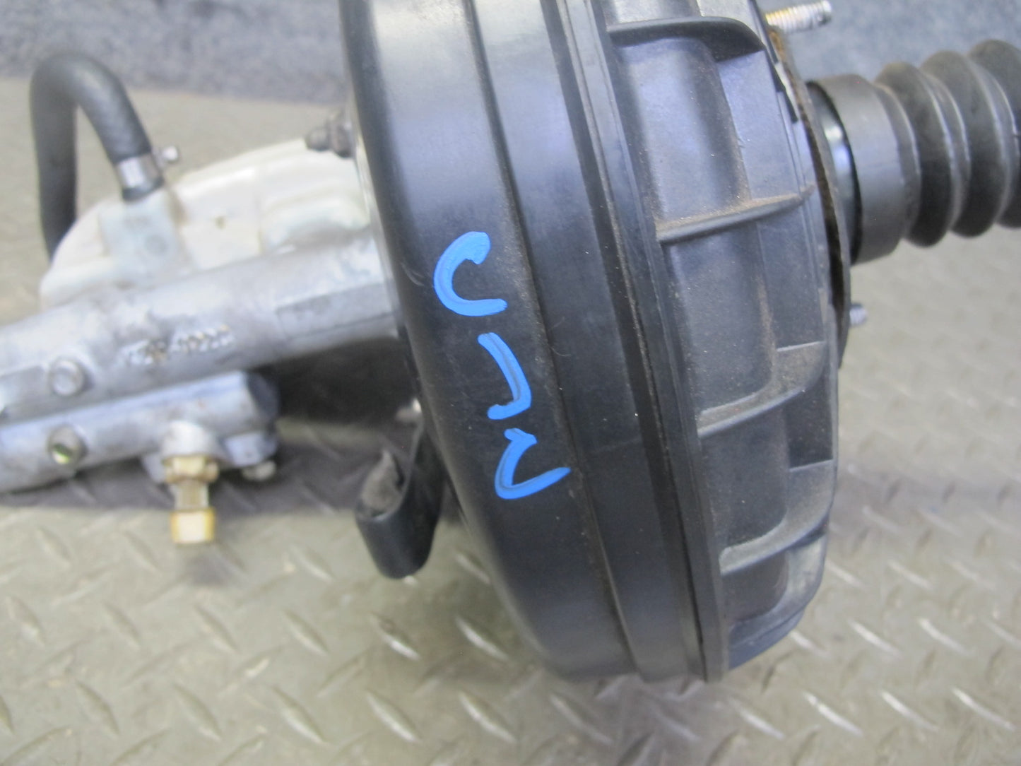 92-96 Chevrolet Corvette C4 Brake Master Cylinder Booster Fluid Reservoir OEM