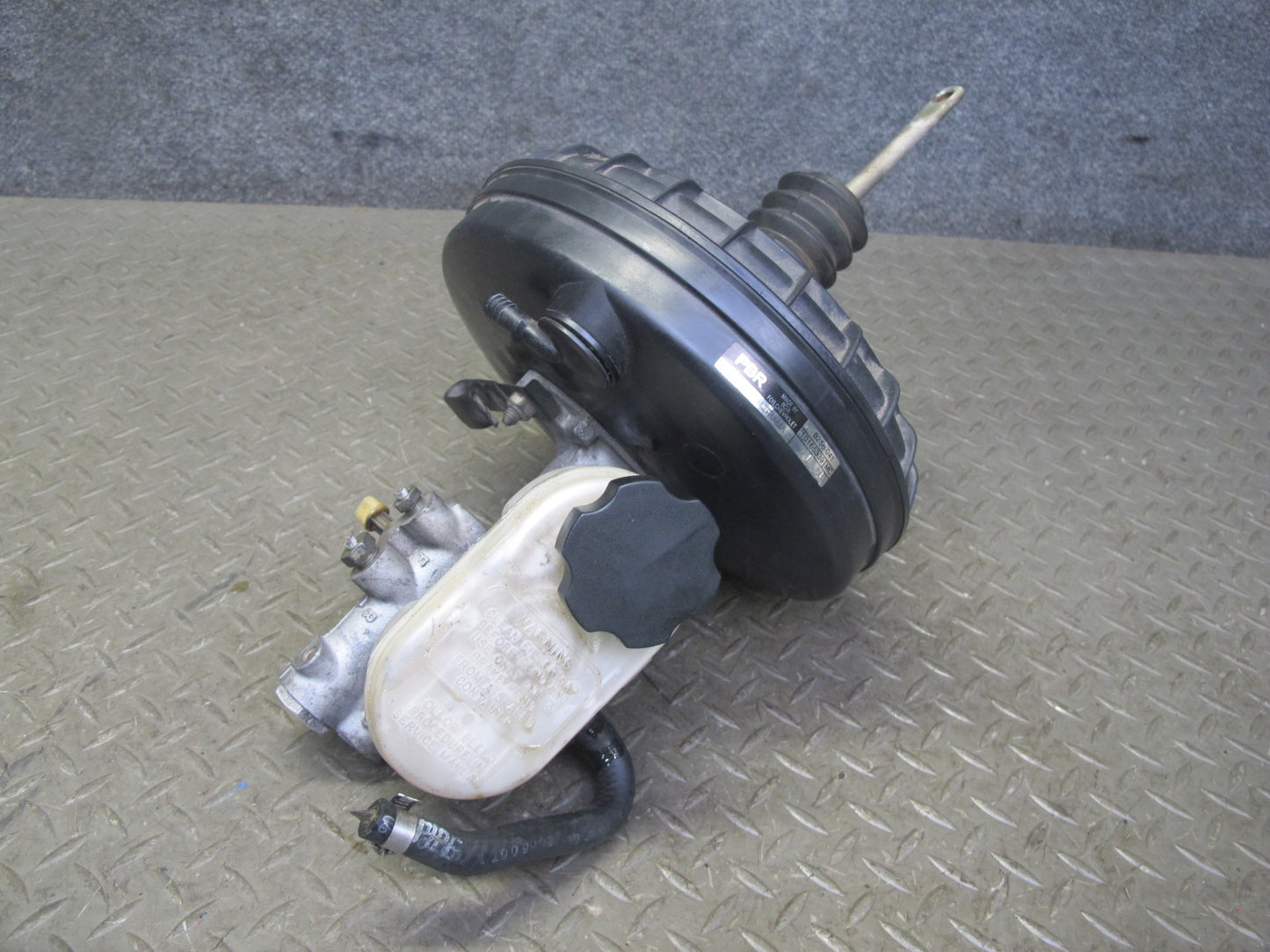 92-96 Chevrolet Corvette C4 Brake Master Cylinder Booster Fluid Reservoir OEM