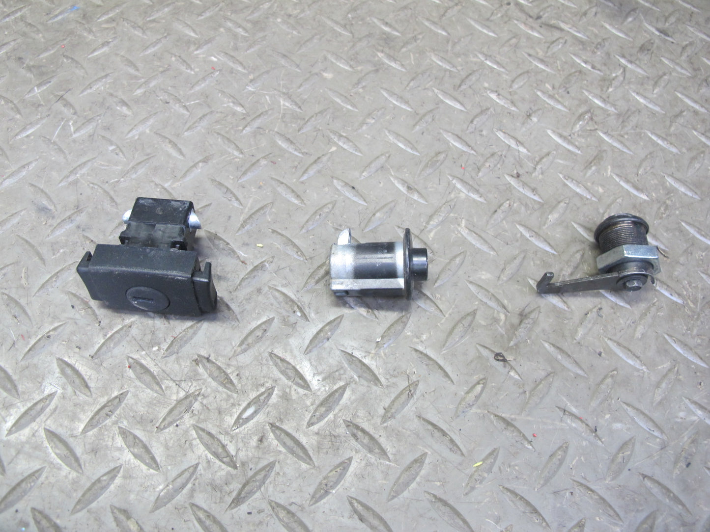 1993 Chevrolet Corvette C4 A/T Steering Column Ignition Switch Lock KEY Set OEM