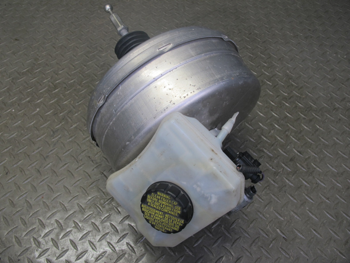 2015-2018 Porsche Macan Brake Master Cylinder Booster Fluid Reservoir