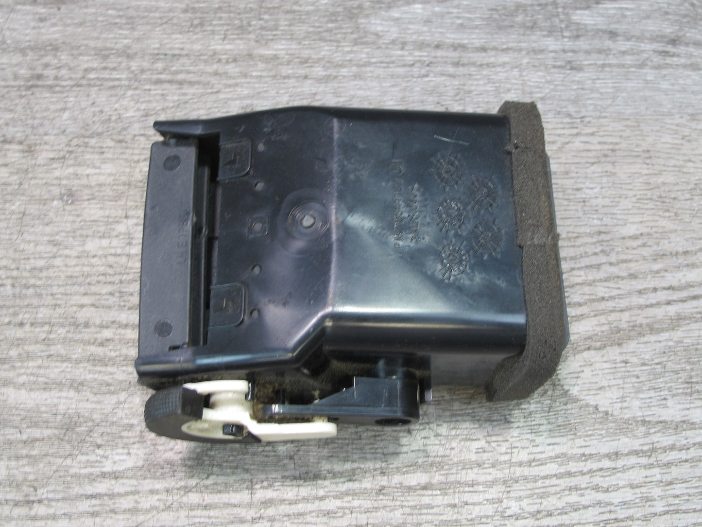 07-10 Saturn SKY Set of 4 Dash Front Left & Right A/C Air Vent Grille OEM