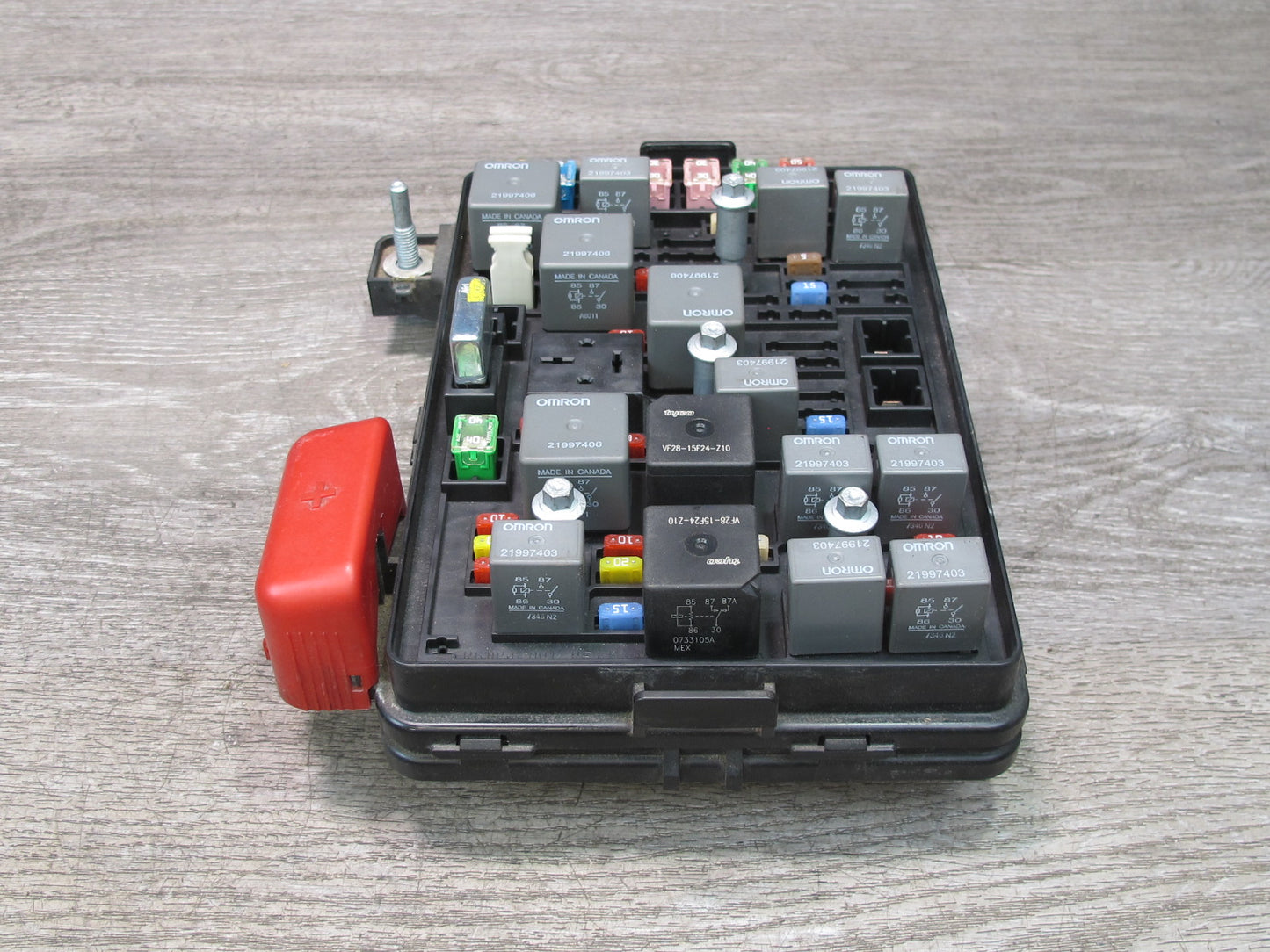 2008 Saturn SKY Redline 2.0L Under Hood Engine Fuse Relay Box 25826620 OEM