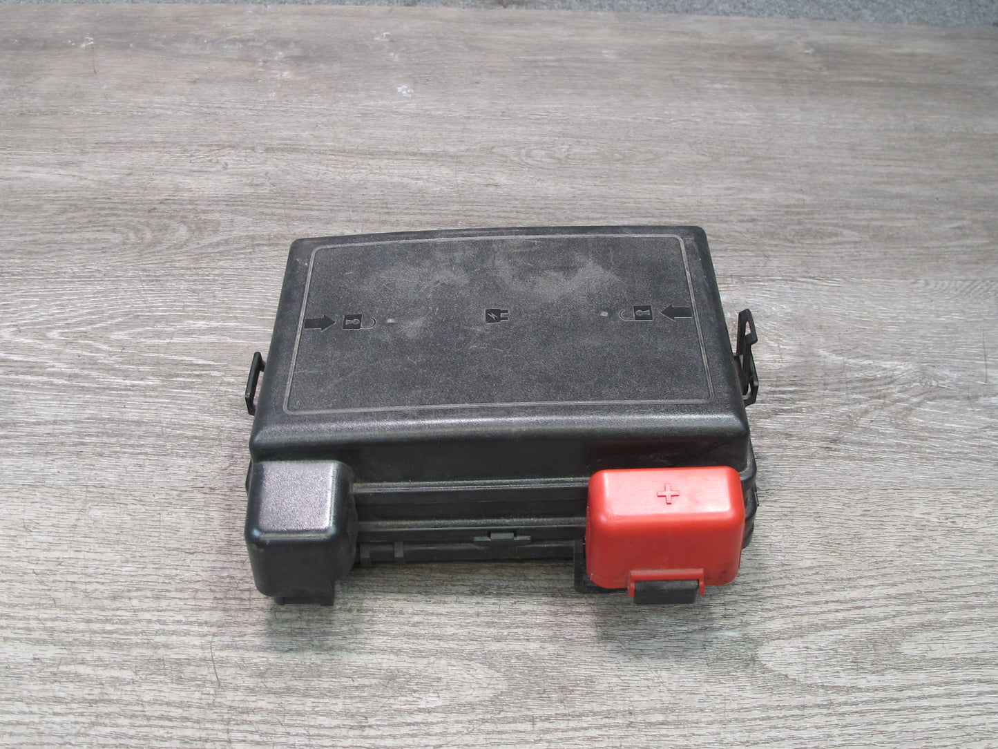 2008 Saturn SKY Redline 2.0L Under Hood Engine Fuse Relay Box 25826620 OEM
