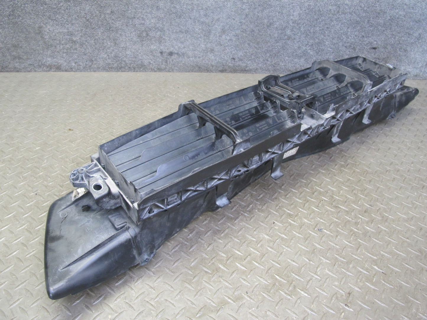 2015-2018 Porsche Macan Radiator Air Duct Louver Shutter Grille 95B121617