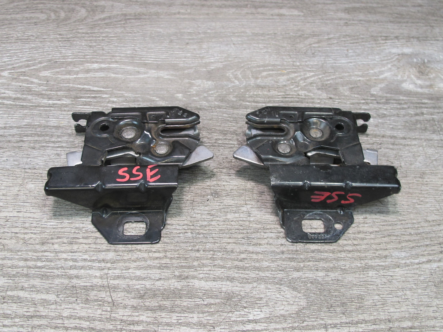 07-10 Saturn SKY Pontiac Solstice Set of 2 Front Left Right Hood Lock Latch OEM