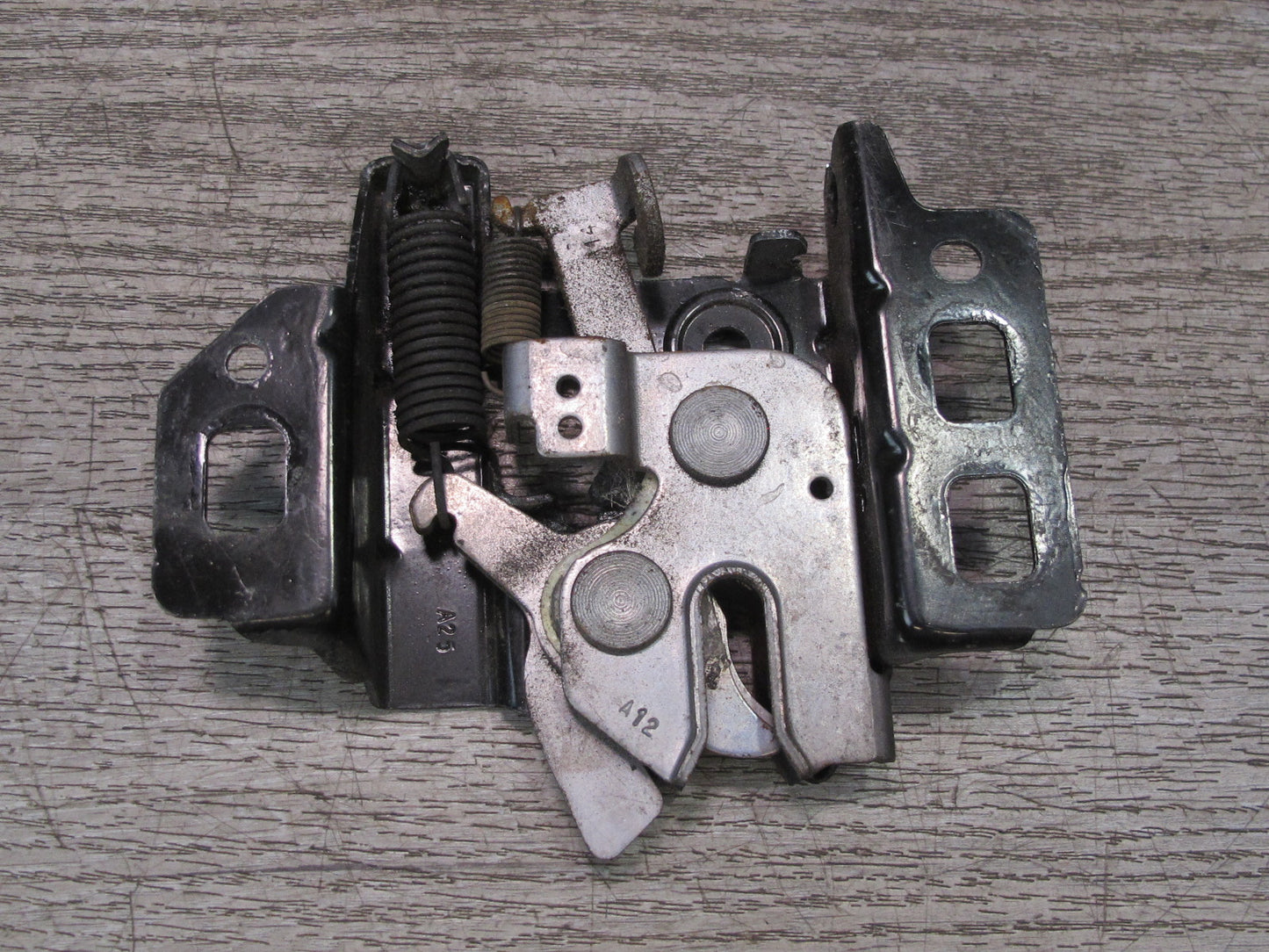 07-10 Saturn SKY Pontiac Solstice Set of 2 Front Left Right Hood Lock Latch OEM