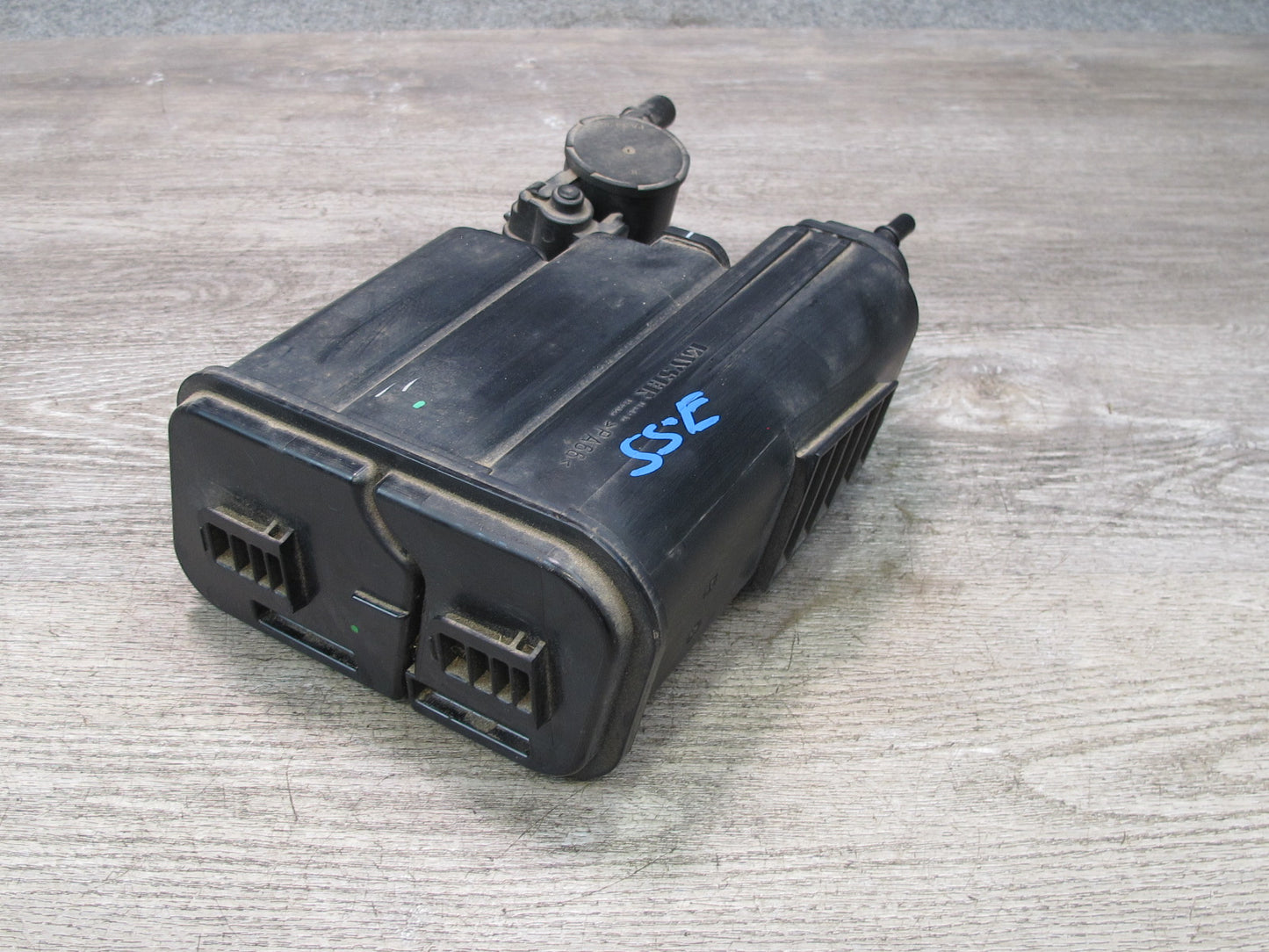 07-10 Saturn SKY Pontiac Solstice Fuel Evap Vapor Charcoal Canister OEM