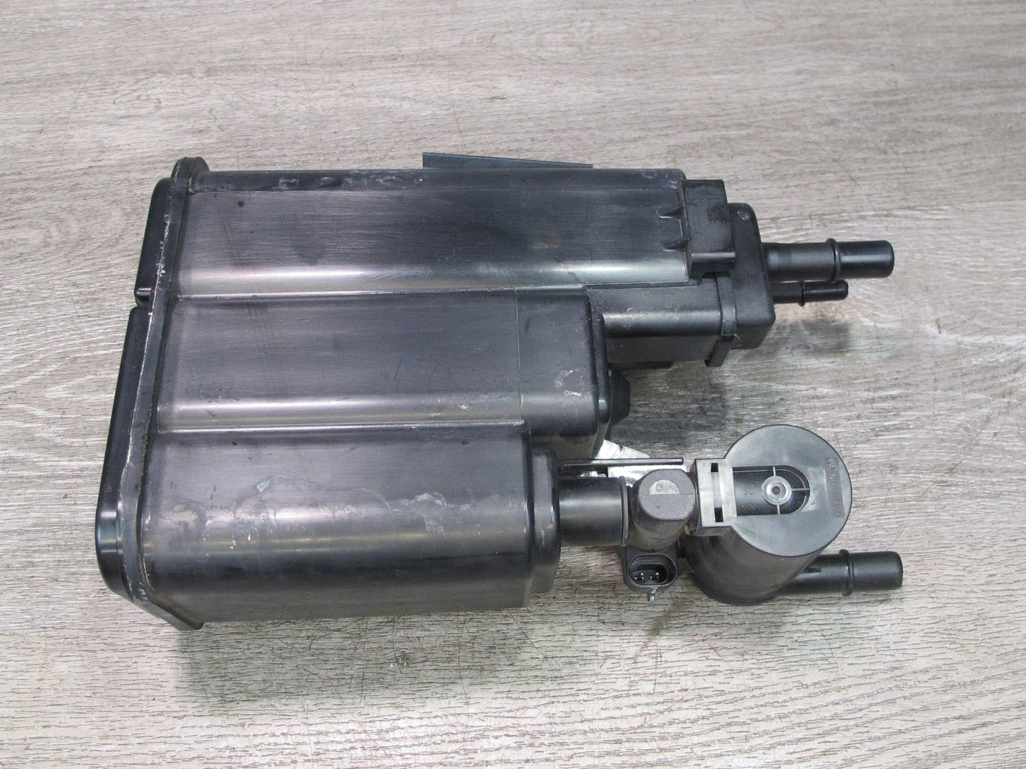 07-10 Saturn SKY Pontiac Solstice Fuel Evap Vapor Charcoal Canister OEM