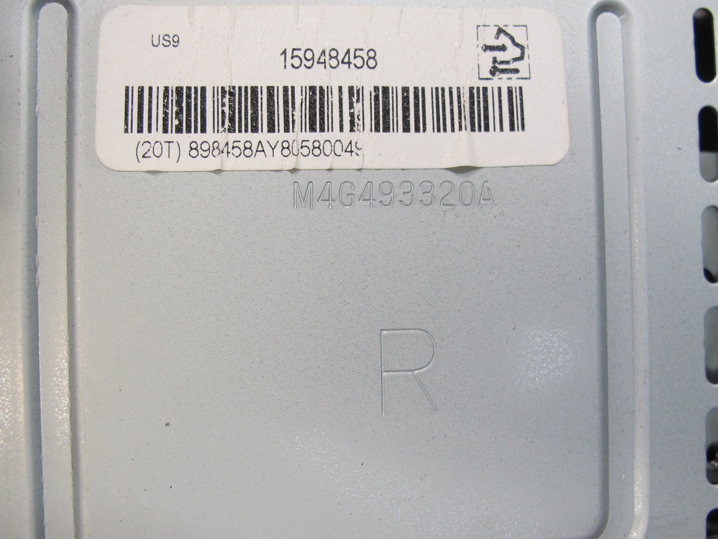 07-08 Saturn SKY Dash AM FM Radio CD MP3 Stereo Head Unit 15948458 OEM