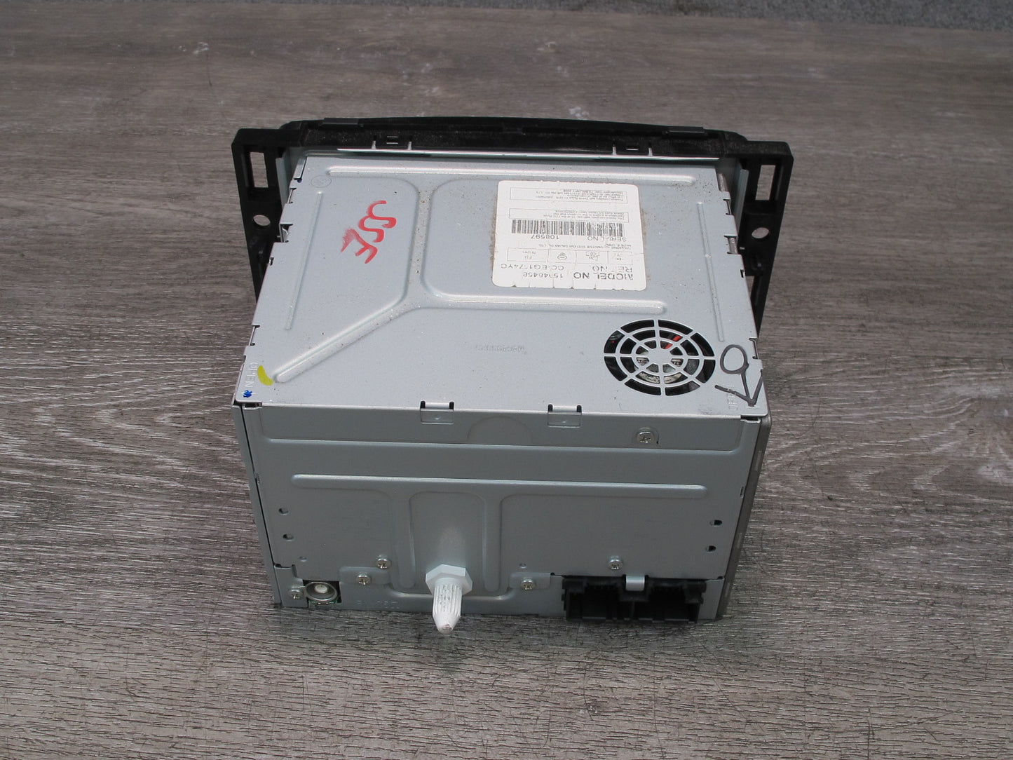 07-08 Saturn SKY Dash AM FM Radio CD MP3 Stereo Head Unit 15948458 OEM