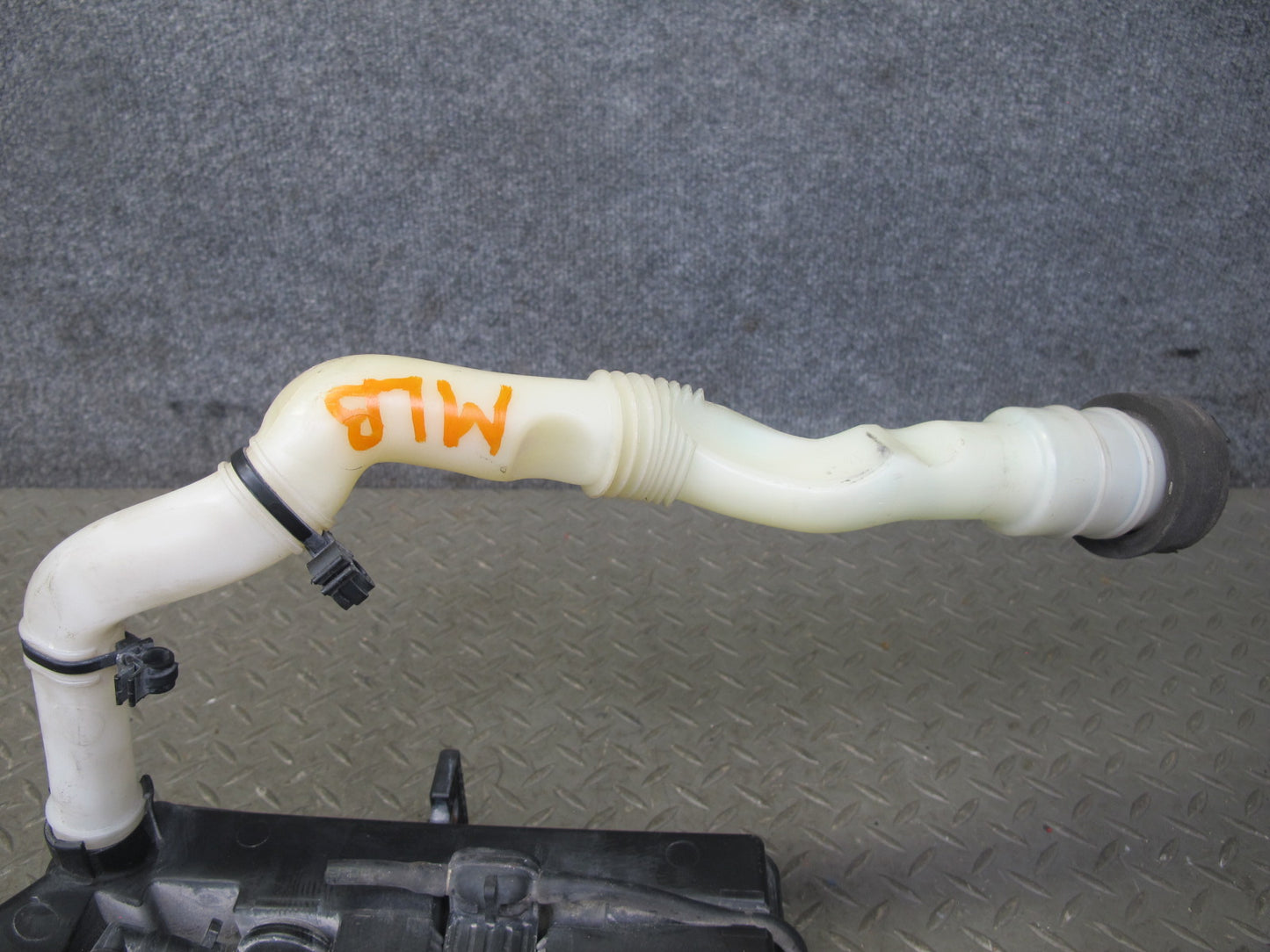 2017-2020 Maserati Levante M161 Windshield Washer Fluid Reservoir Tank W/ Pump