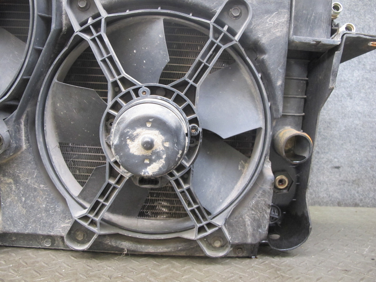 90-93 Chevrolet Corvette C4 A/T Engine Radiator AC Condenser Fan Shroud Assy OEM