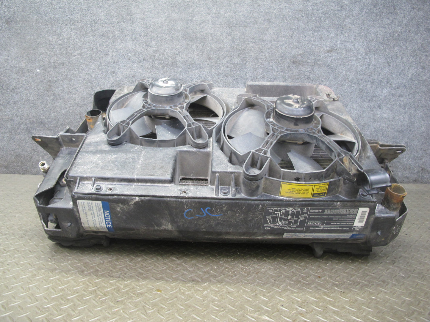 90-93 Chevrolet Corvette C4 A/T Engine Radiator AC Condenser Fan Shroud Assy OEM
