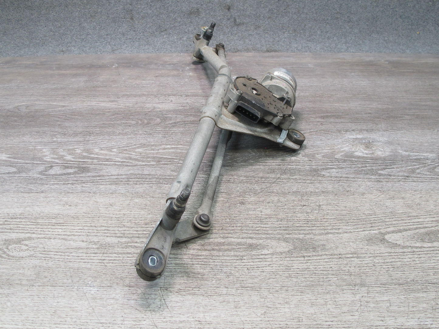 07-10 Saturn SKY Solstice Windshield Wiper Transmission Linkage w Motor OEM