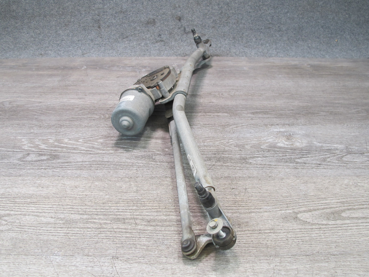 07-10 Saturn SKY Solstice Windshield Wiper Transmission Linkage w Motor OEM